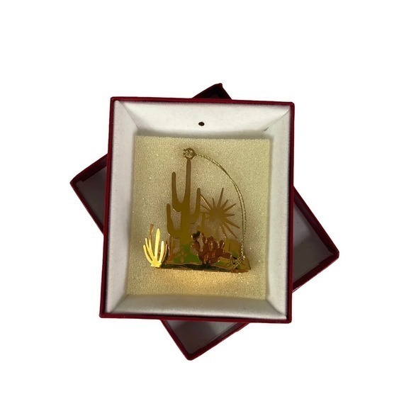 Antiquated Camerlane 24k Gold Christmas Landscape Ornament 1983 Desert‎ Scene - Picture 1 of 10